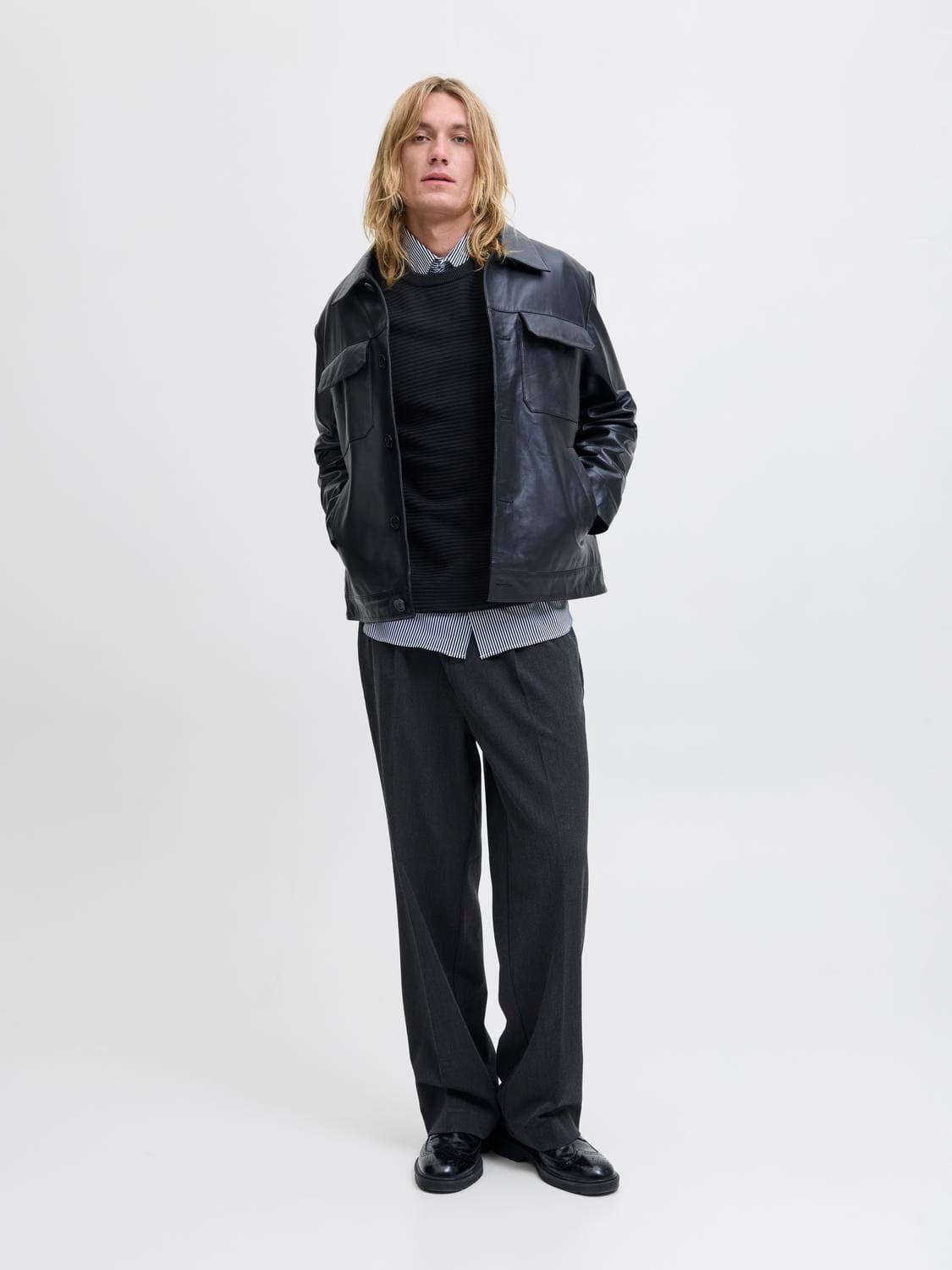 model_shot-front_full